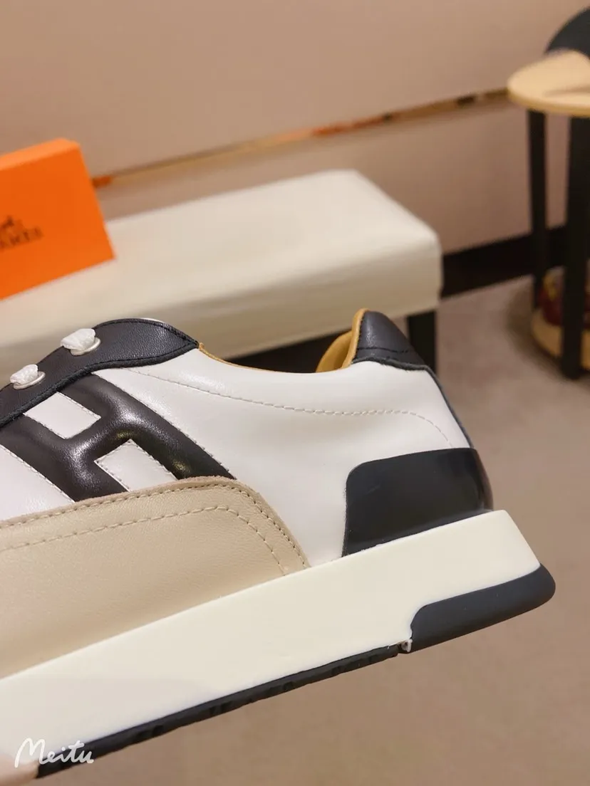 Ex-factory price: 500💰《HERMES》【Classic original single version】Hermès; top 🔝purchasing agent🔍🔍men's latest 🇺🇸sold simultaneously, original imported from Italy ▲▲first-layer cowhide ▲▲ (high-end, nobility and class) ) Exquisite workmanship (Italian 🇮🇹 imported water-dyed 🐂 cowhide lining) sole: original sole provided by the original factory, ⚠️exclusive double-layer activity·TPR·rubber·combined molded outsole; super comfortable·wear-resistant·non-slip·environmental protection The real thing is more beautiful when photographed in kind (high quality, following orders), you can come in and out at will * Number of yards: 38·39·40·41·42·43·44# (can be customized 45.)